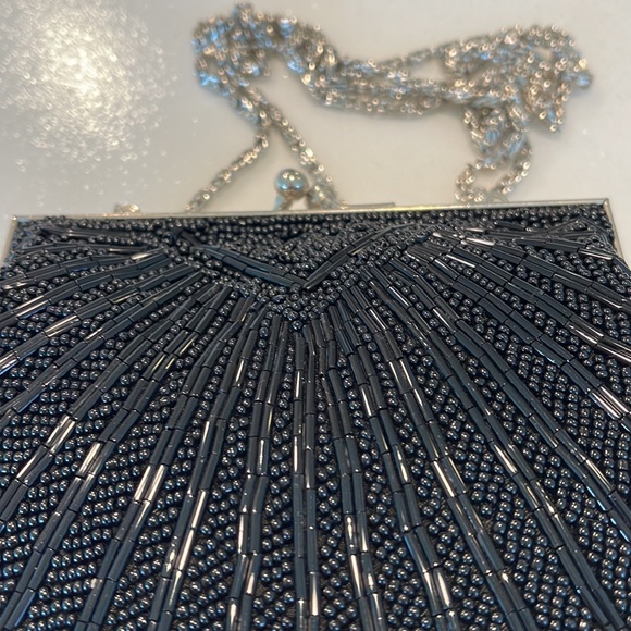 NWT Valerie Stevens evening beaded black clamshell bag Silvertone hardware - Picture 4 of 11